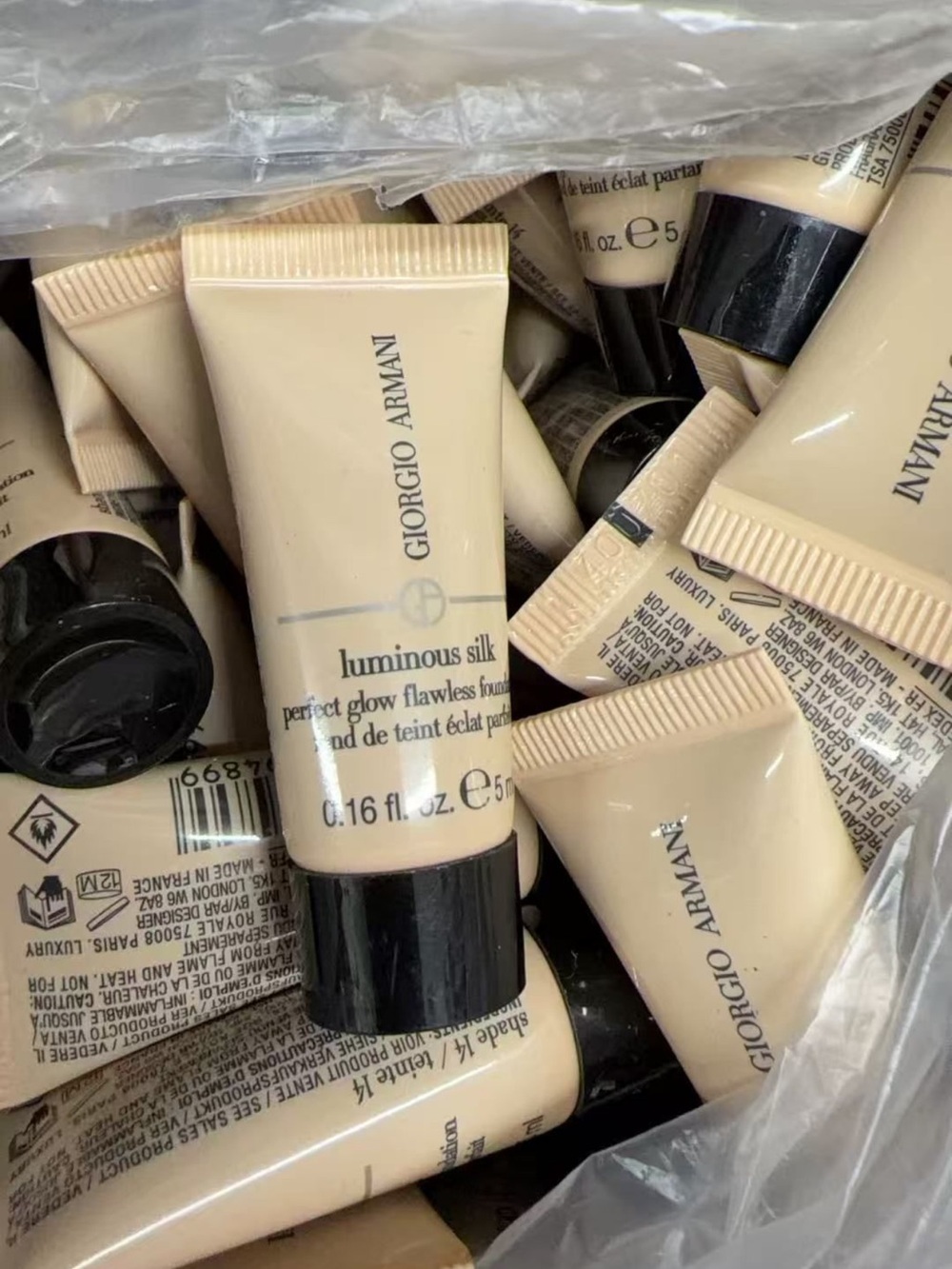 20 piece Giorgio Armani Luminous Silk Perfect Glow Flawless Foundation